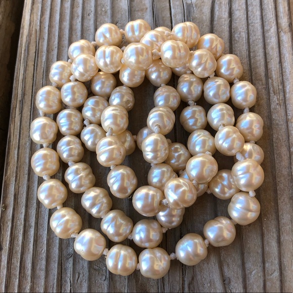 CHANEL Jewelry - 🎁 Authentic CHANEL Vintage 1981 Baroque Pearls!